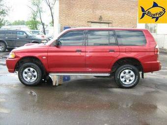 2006 Mitsubishi Pajero Photos