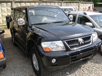 2006 Mitsubishi Pajero Photos