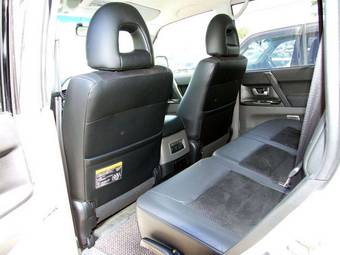 2006 Mitsubishi Pajero Photos