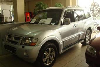 2006 Mitsubishi Pajero Photos