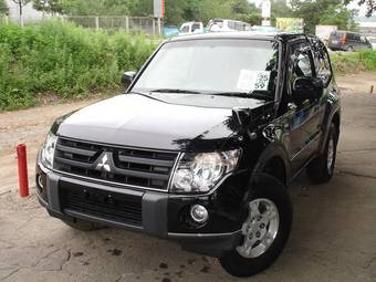 2006 Mitsubishi Pajero Photos