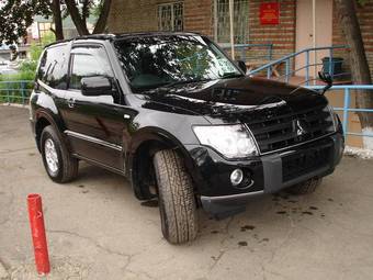 2006 Mitsubishi Pajero Pictures