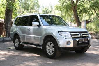 2006 Mitsubishi Pajero Pictures