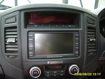 2006 Mitsubishi Pajero Images