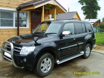2006 Mitsubishi Pajero Photos