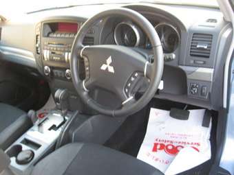 2007 Mitsubishi Pajero Pictures