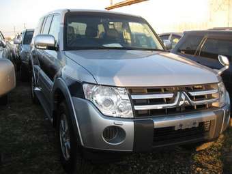 2007 Mitsubishi Pajero Photos