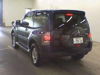 2007 Mitsubishi Pajero Images