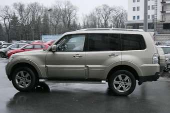 2007 Mitsubishi Pajero Wallpapers