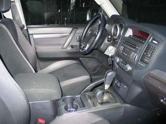 2007 Mitsubishi Pajero Photos