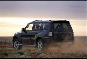2007 Mitsubishi Pajero Pictures