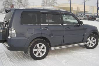 2007 Mitsubishi Pajero Photos