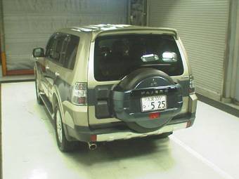2007 Mitsubishi Pajero Pictures