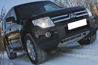 2007 Mitsubishi Pajero Images