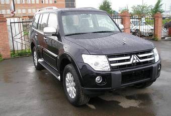 2007 Mitsubishi Pajero Photos