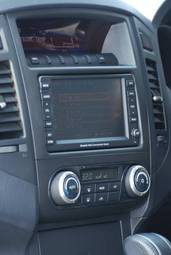 2007 Mitsubishi Pajero Photos