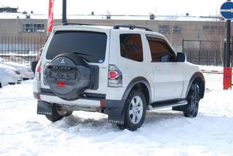 2007 Mitsubishi Pajero Pictures
