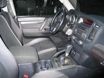 2007 Mitsubishi Pajero Pictures