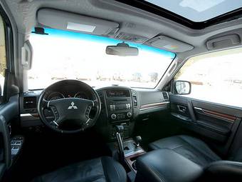 2007 Mitsubishi Pajero Pictures