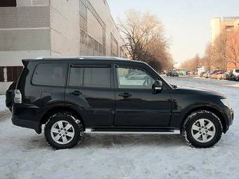 2007 Mitsubishi Pajero Photos