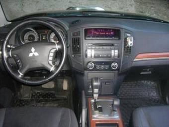 2007 Mitsubishi Pajero Photos