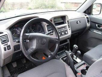 2007 Mitsubishi Pajero Photos