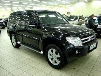 2007 Mitsubishi Pajero Photos