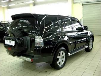 2007 Mitsubishi Pajero Pictures