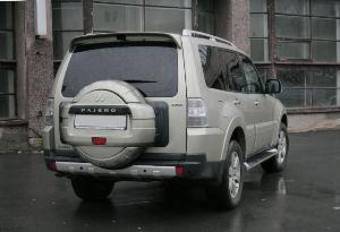 2007 Mitsubishi Pajero Pictures