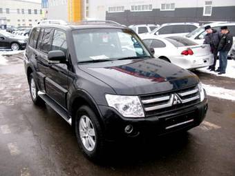 2007 Mitsubishi Pajero Images