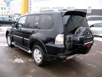 2007 Mitsubishi Pajero Pictures
