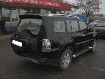 2007 Mitsubishi Pajero Images