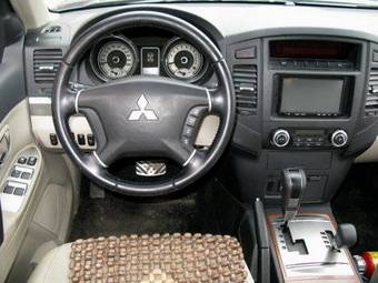 2007 Mitsubishi Pajero Pictures