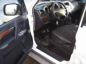 2007 Mitsubishi Pajero Pictures