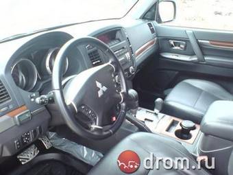 2007 Mitsubishi Pajero Photos