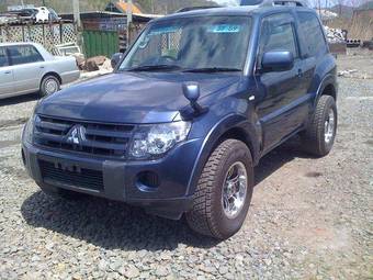 2007 Mitsubishi Pajero Pics