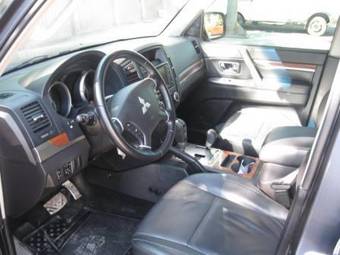 2007 Mitsubishi Pajero Photos