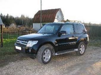 2007 Mitsubishi Pajero Pictures