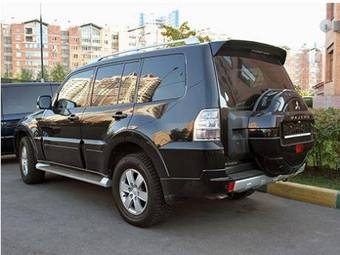 2007 Mitsubishi Pajero Pictures