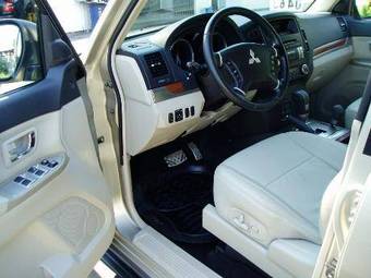 2007 Mitsubishi Pajero Pics