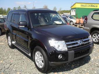 2007 Mitsubishi Pajero Photos