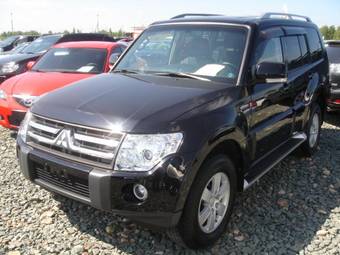 2007 Mitsubishi Pajero Photos