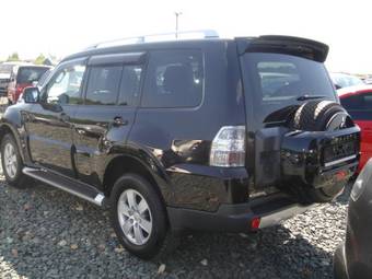 2007 Mitsubishi Pajero Photos