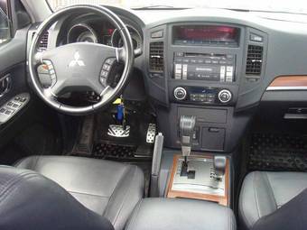 2007 Mitsubishi Pajero Pictures