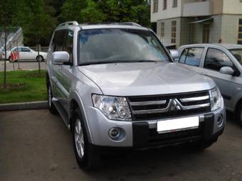 2007 Mitsubishi Pajero Photos