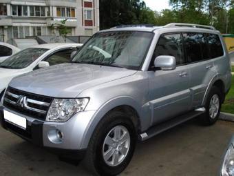 2007 Mitsubishi Pajero Pictures