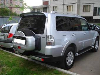 2007 Mitsubishi Pajero Photos