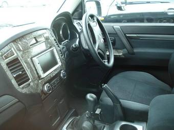 2007 Mitsubishi Pajero Photos