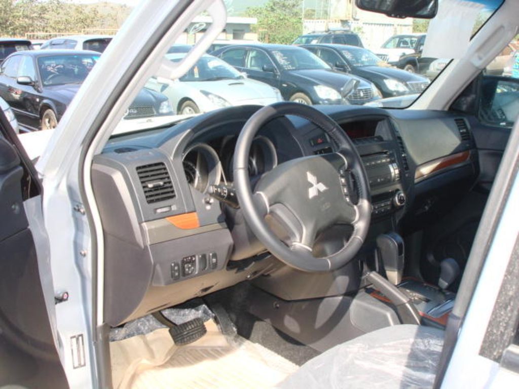 2008 Mitsubishi Pajero