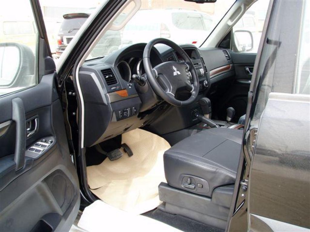 2008 Mitsubishi Pajero